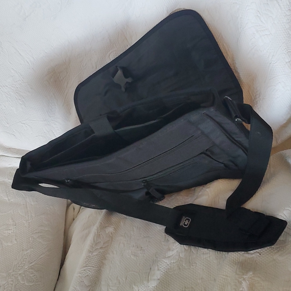 OGIO MESENGER/LAPTOP SHOULDER BAG - Picture 10 of 11